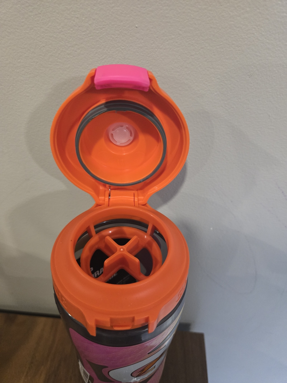 Gatorade GX Reusable Water Bottle - 2 Colors Available - Picture 4 of 6